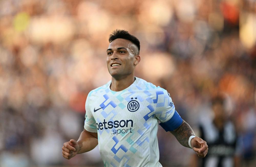 在安菲尔德送出助攻：埃基蒂克本场数据／集锦