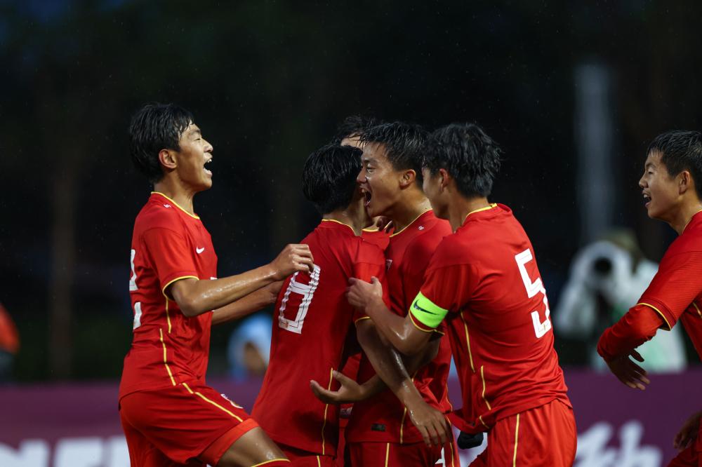 德天空：多特将在今天与二门亚历山大-迈尔续约至2027年